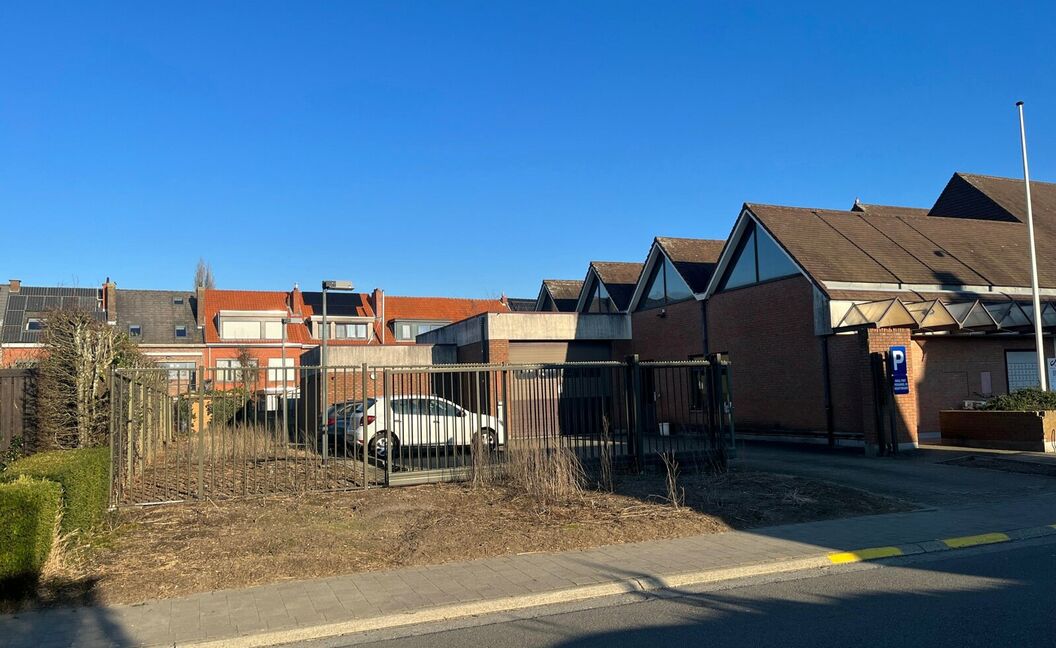 Gebouw voor gemengd gebruik te huur in Aartselaar