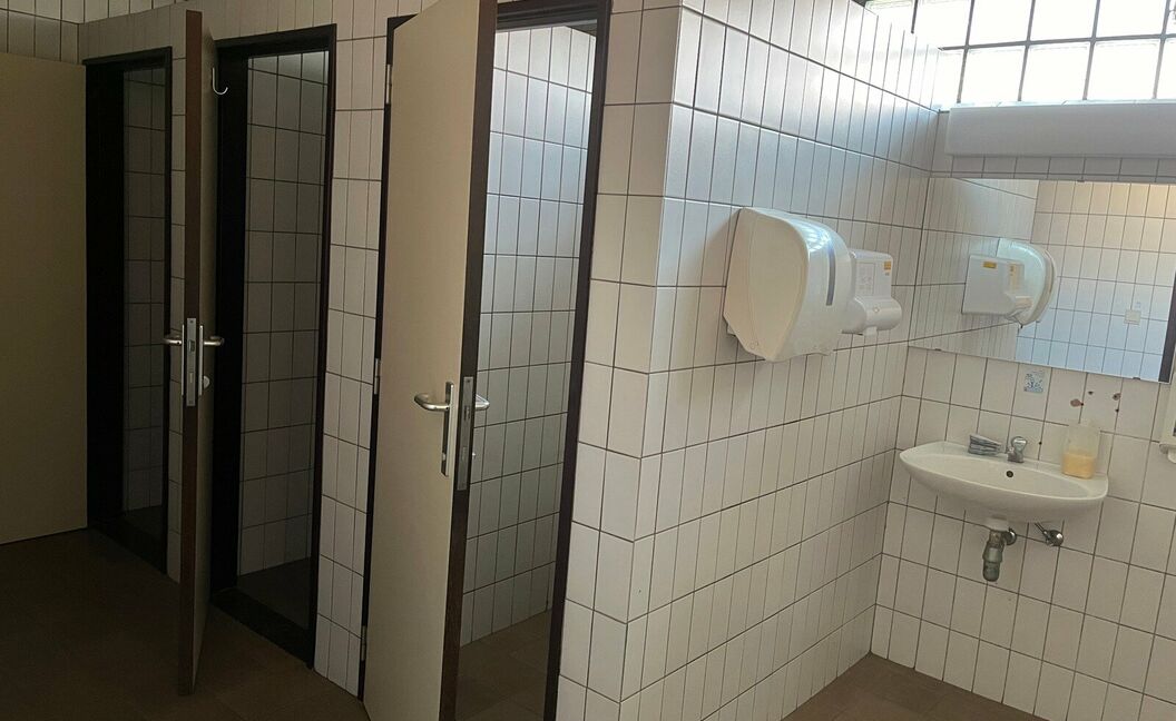 Gebouw voor gemengd gebruik te huur in Aartselaar
