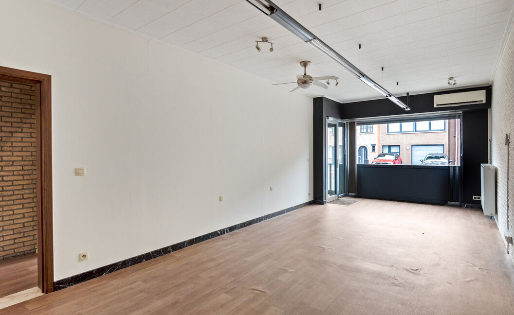 Gebouw voor gemengd gebruik te koop in Reet