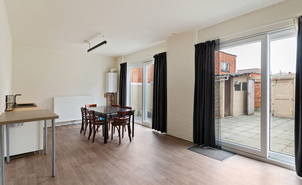 Gebouw voor gemengd gebruik te koop in Reet