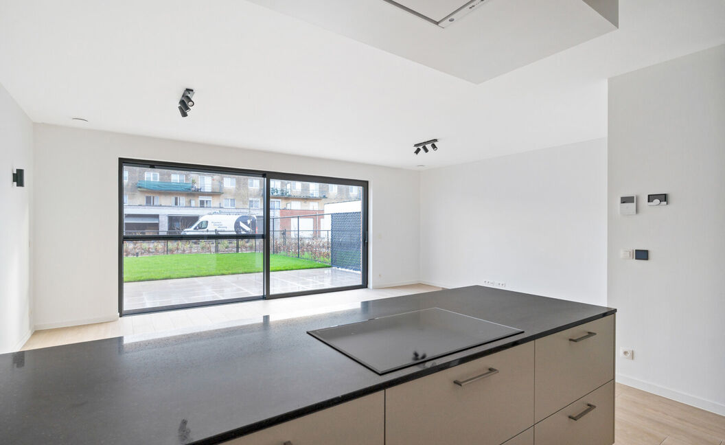 Gelijkvloerse verdieping te huur in Aartselaar