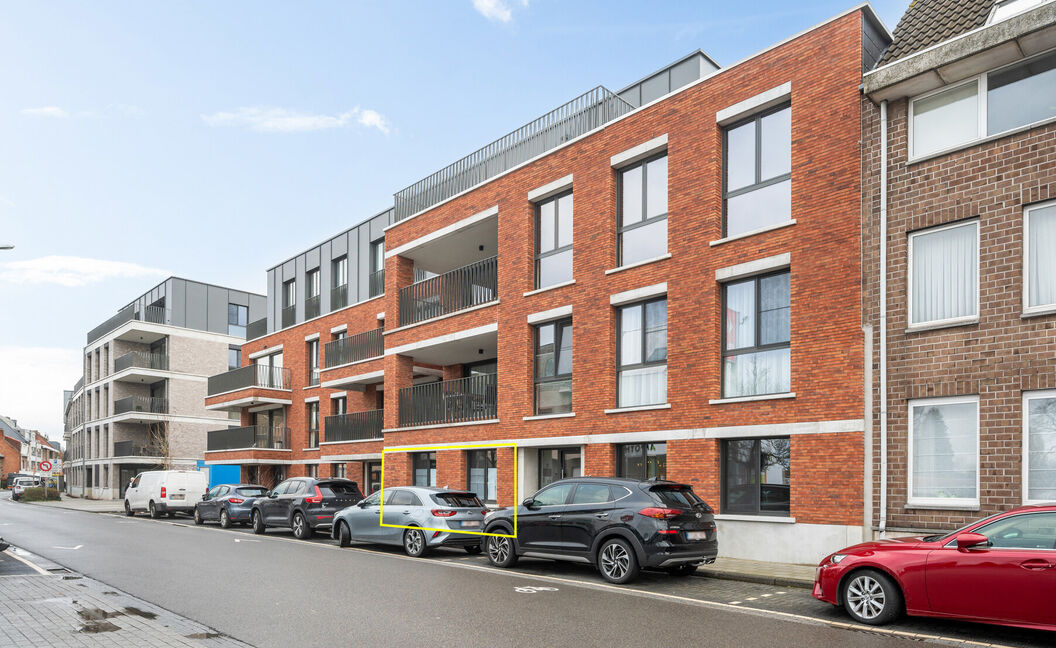 Gelijkvloerse verdieping te huur in Aartselaar