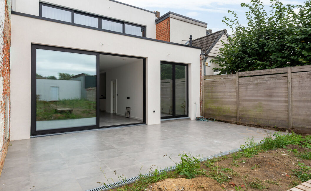 Gelijkvloerse verdieping te koop in Hemiksem