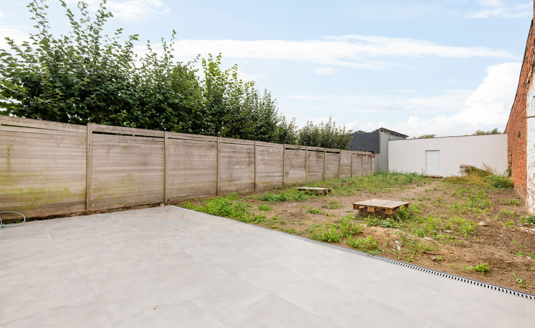 Gelijkvloerse verdieping te koop in Hemiksem