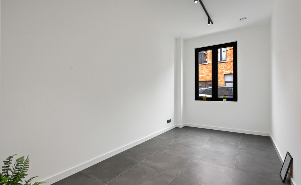 Gelijkvloerse verdieping te koop in Hemiksem