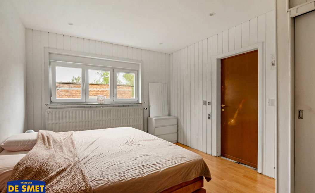 Gelijkvloerse verdieping te koop in Hemiksem