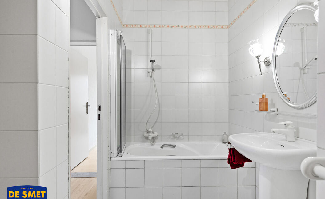 Gelijkvloerse verdieping te koop in Wilrijk