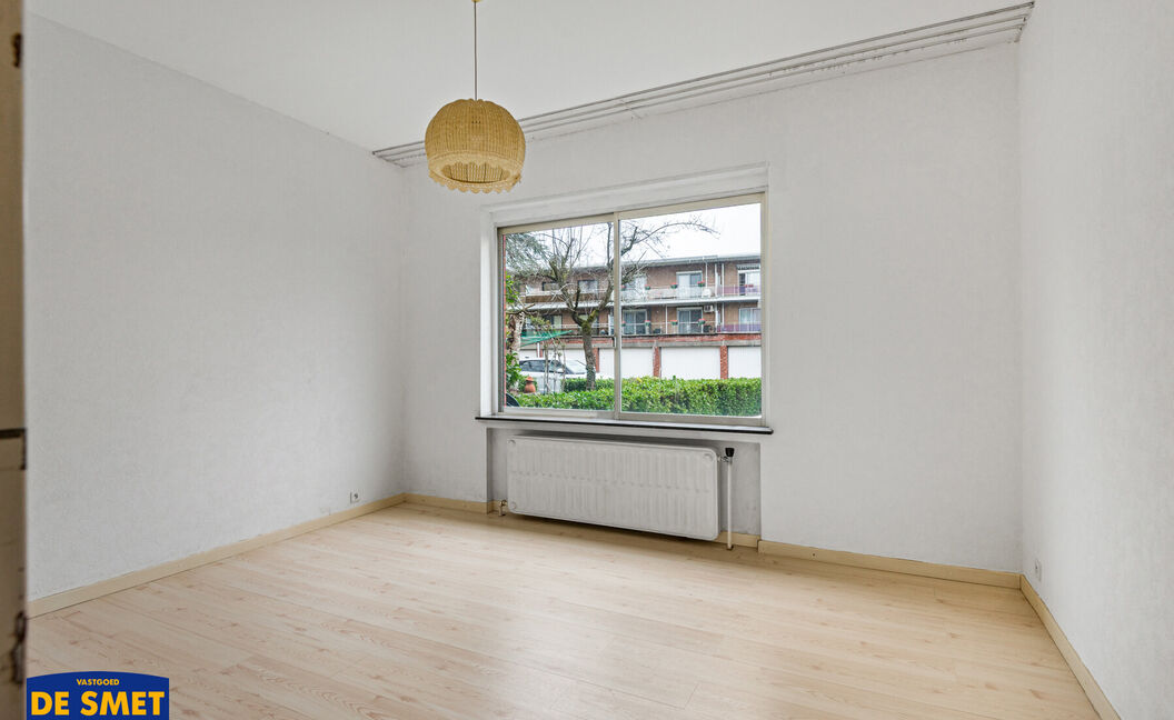 Gelijkvloerse verdieping te koop in Wilrijk