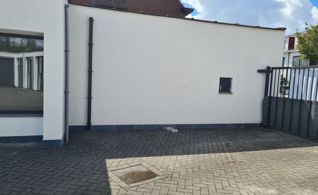 Kantoorgebouw te huur in Aartselaar
