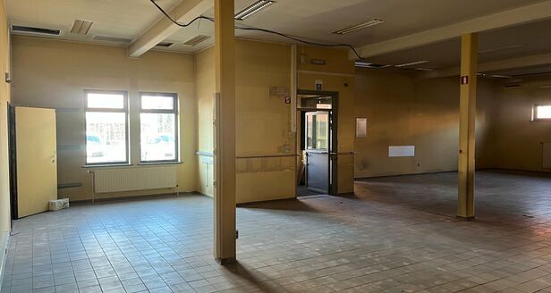 Gebouw voor gemengd gebruik te huur in Aartselaar