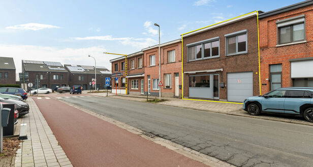 Gebouw voor gemengd gebruik te koop in Reet