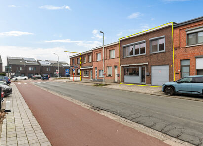 Gebouw voor gemengd gebruik te koop in Reet