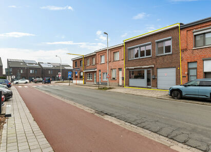 Gebouw voor gemengd gebruik te koop in Reet