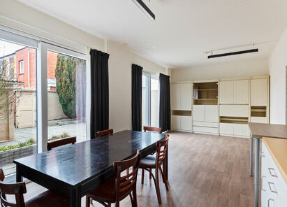 Gebouw voor gemengd gebruik te koop in Reet