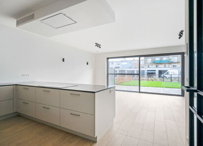 Gelijkvloerse verdieping te huur in Aartselaar